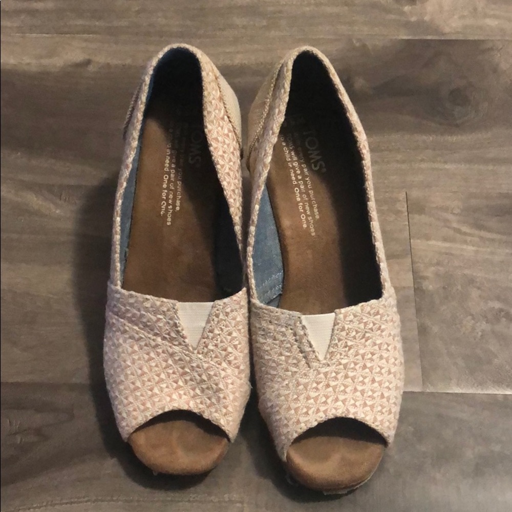 Toms Classic Natural Peep Toe Wedge 5.5
